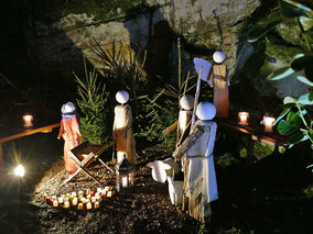 Waldadvent in der Fatima-Grotte (© Karl-Franz Thiede)